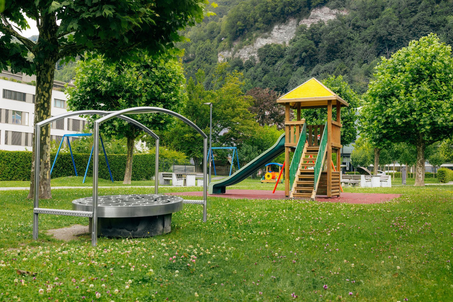 Kinderspielplatz_Äule.jpg