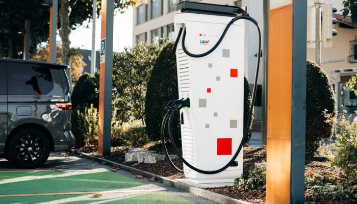 Elektrofahrzeug zentral in Vaduz laden Bild