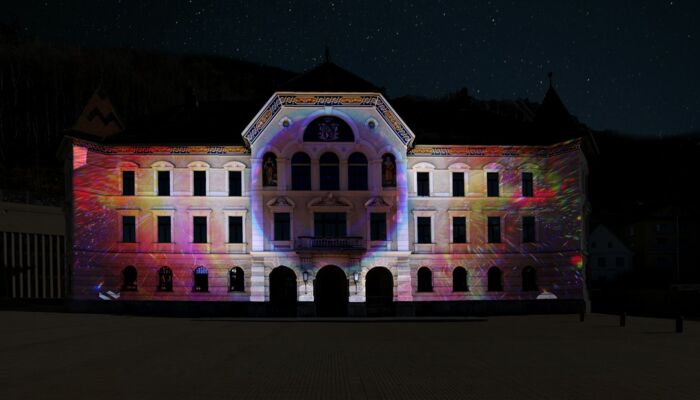 Nachtlicht | Vor-Visualisierung für die Vaduz Light Festival Projektion am
Regierungsgebäude