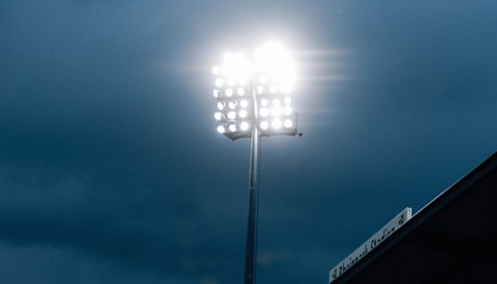 Beleuchtungstest im Rheinpark Stadion Bild