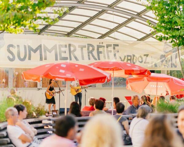 Rathausplatz Vaduz. Livemusik am Summerträff Vadoz