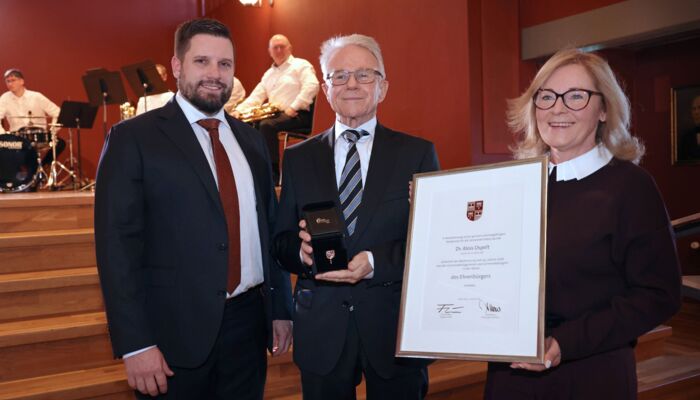 Gemeinde Vaduz verleiht Dr. Alois Ospelt das Ehrenb&uuml;rgerrecht Bild