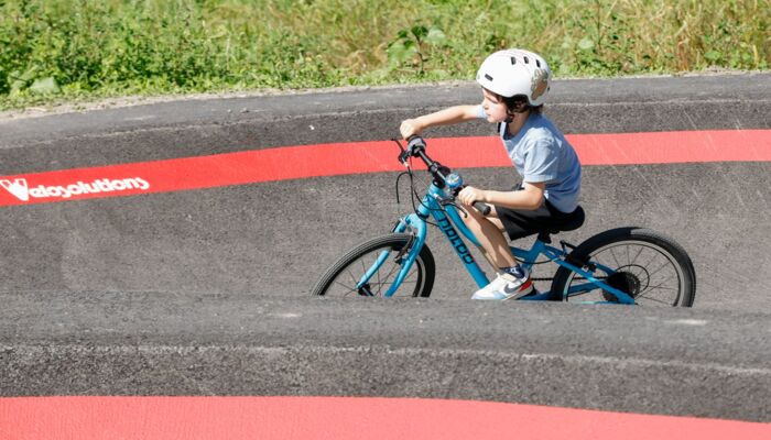 Offizielle Er&ouml;ffnung der Pumptrack-Anlage beim Spielplatz Auring Bild