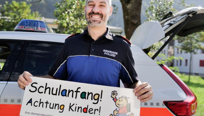 Achtung: Schulanfang Bild