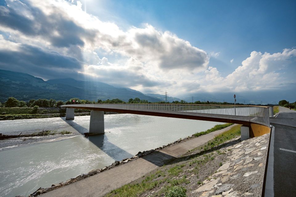 Langsamverkehrsbrücke_Buchs_Vaduz.jpg